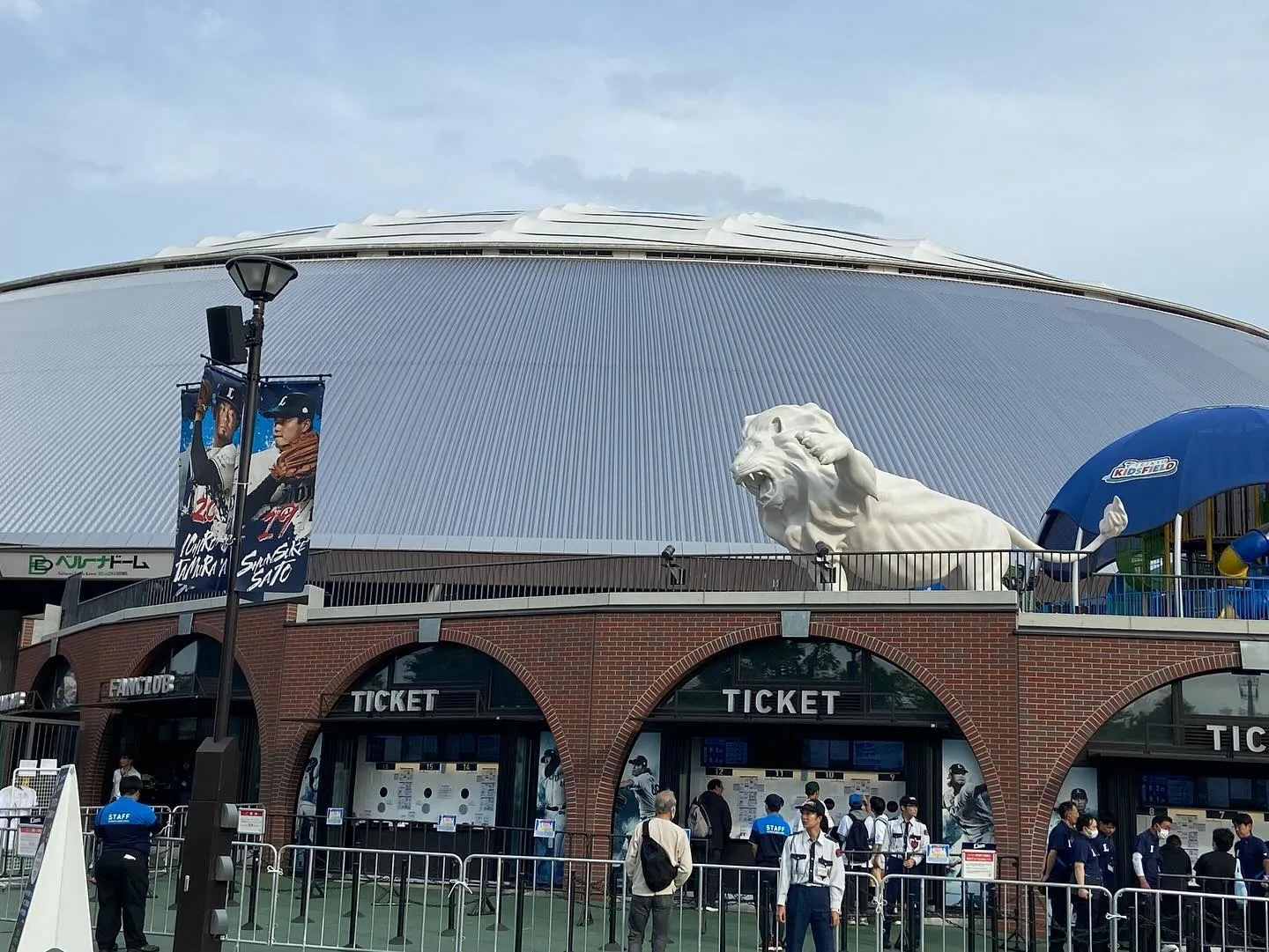 本日22日(水)バーズお休みです。